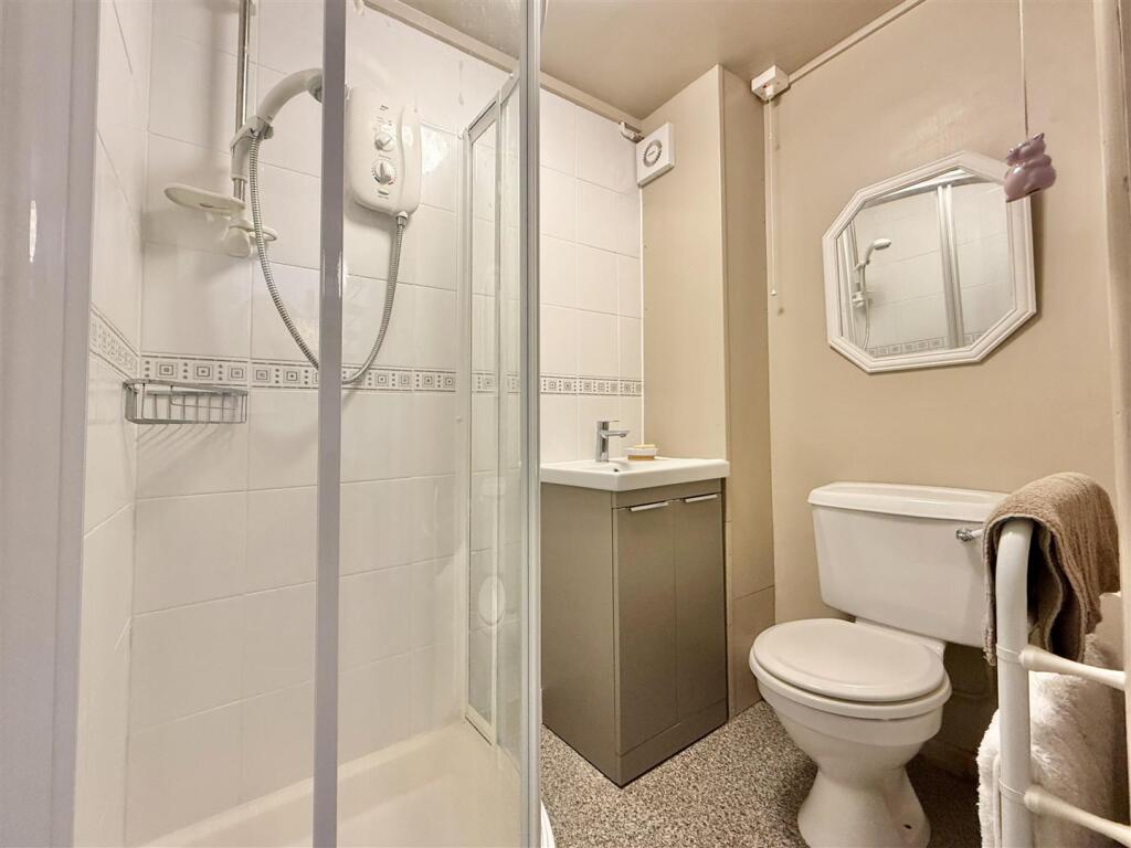 Downstairs Shower Room.jpeg