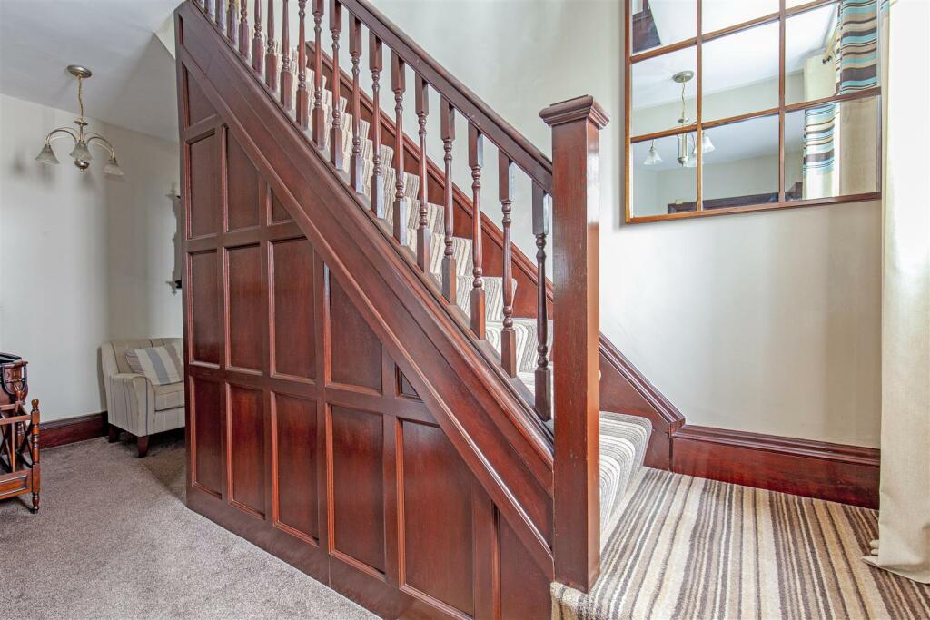 Hallway-1.jpg