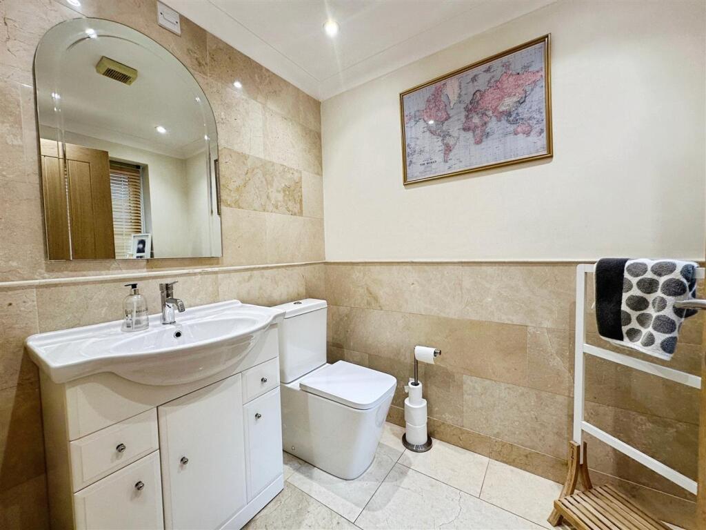 349ae716--4106-A451-D403F64114BA-46764-00000FF074D