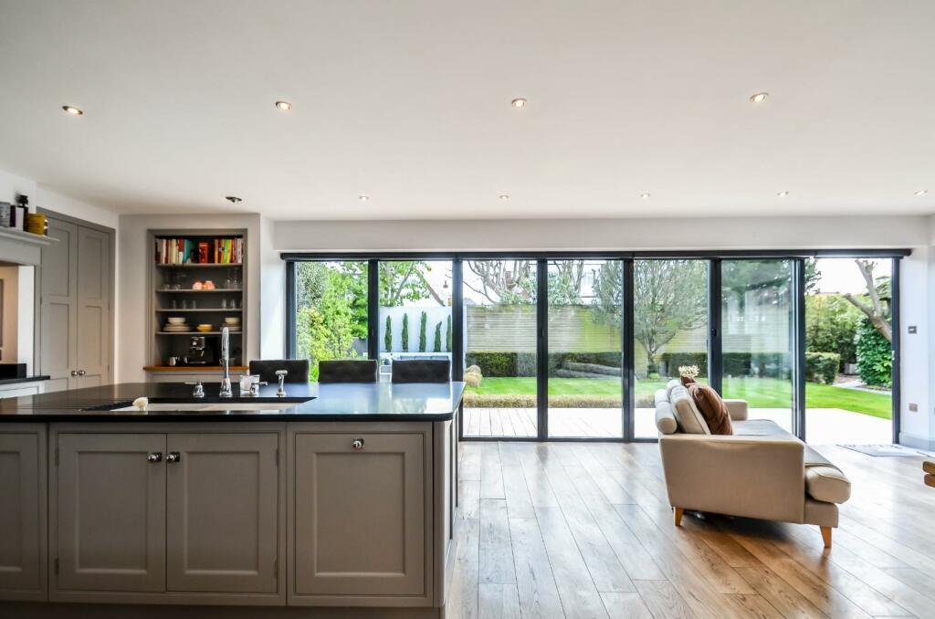 Kitchen 6.jpg