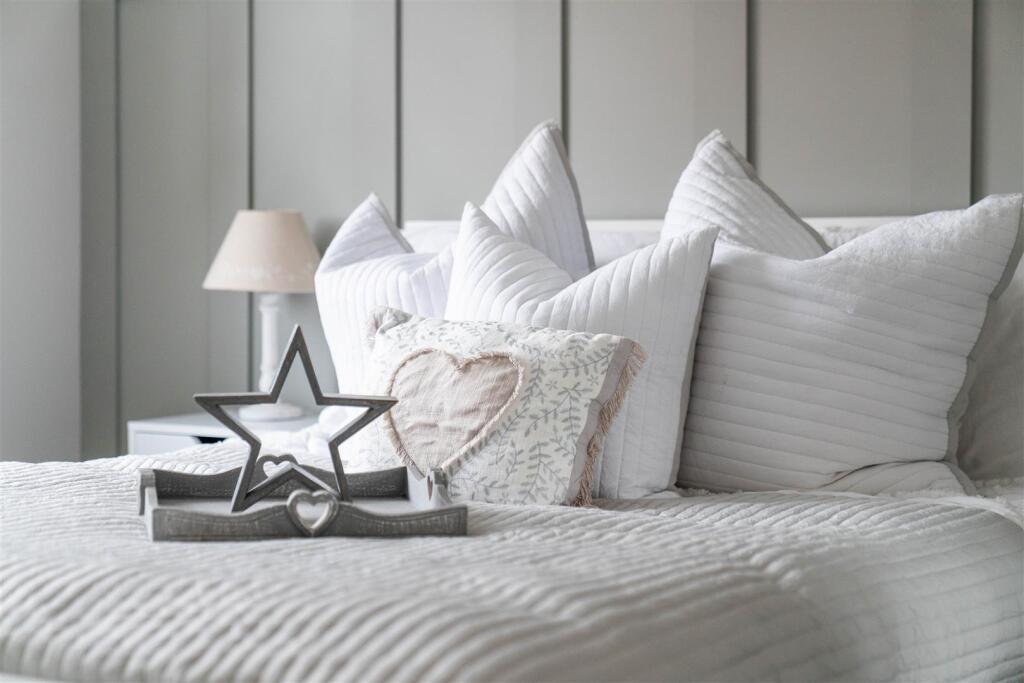 Bedroom2-5.jpg