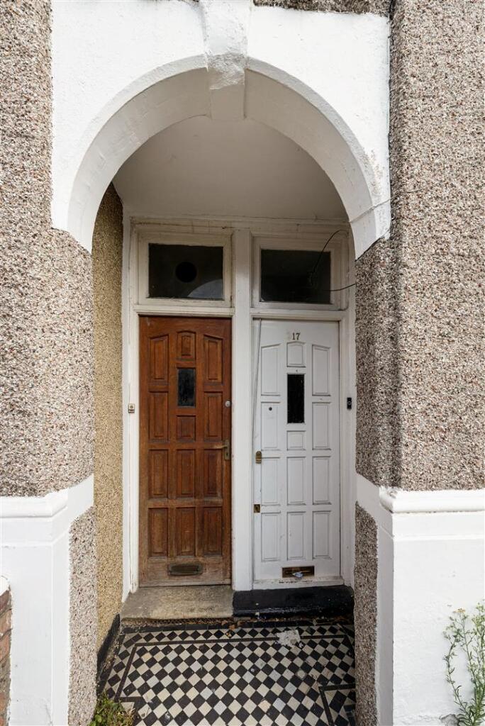 Green Street, E7