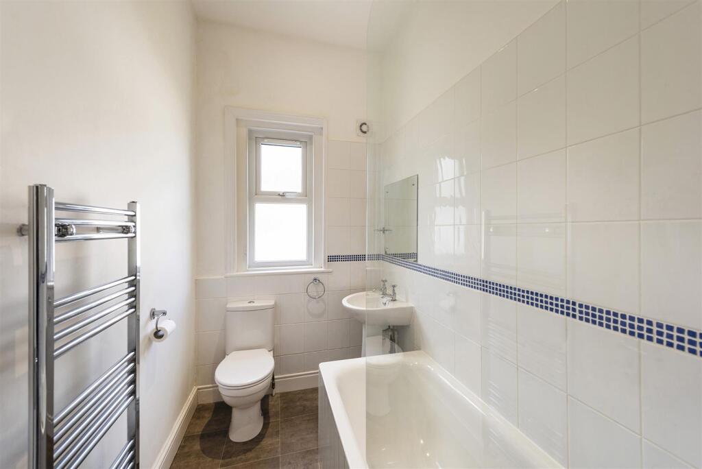 Flat 3, 3 Park Rd, TN4 9JN 003.jpg