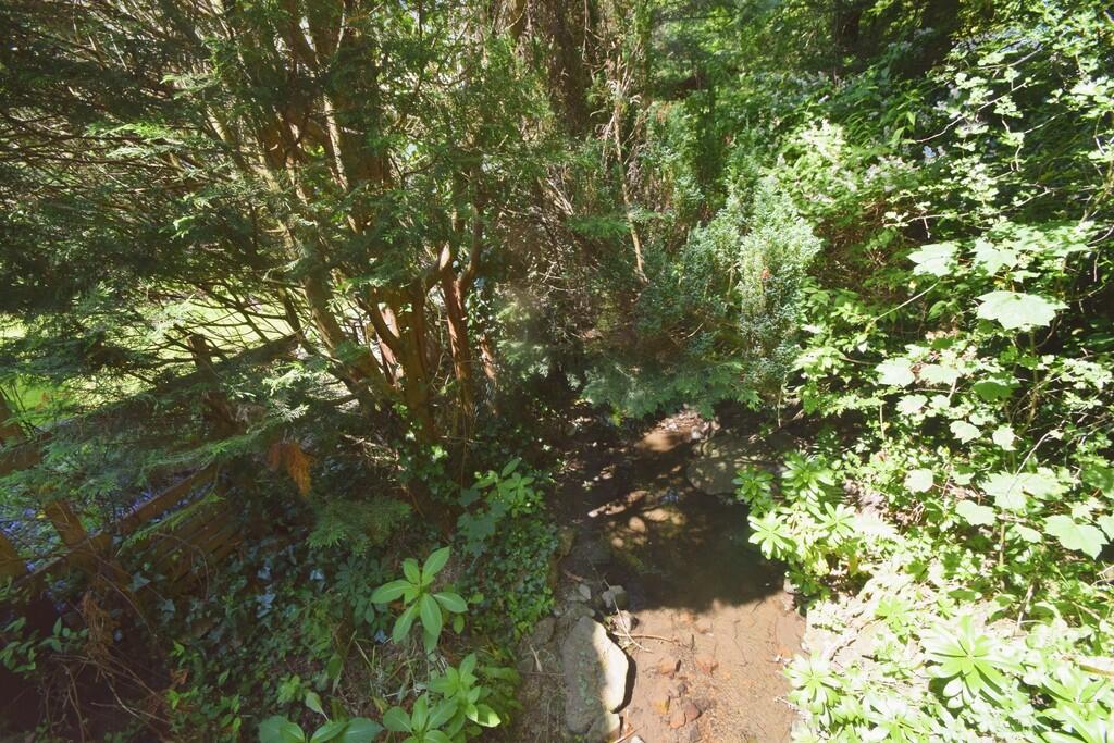 f5d85fd5-Stream