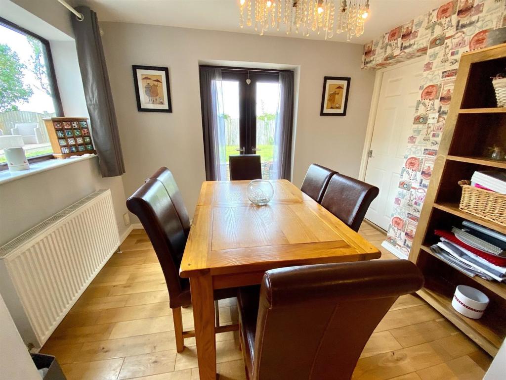 woodward court 14 dining.jpg