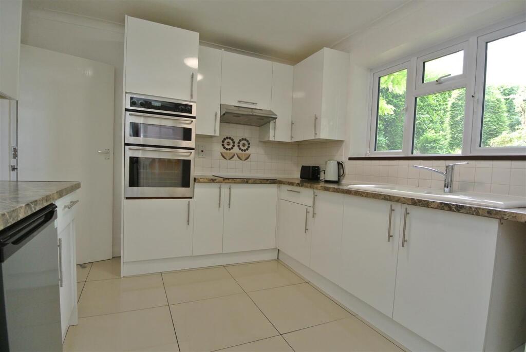 Kitchen 1 New.JPG