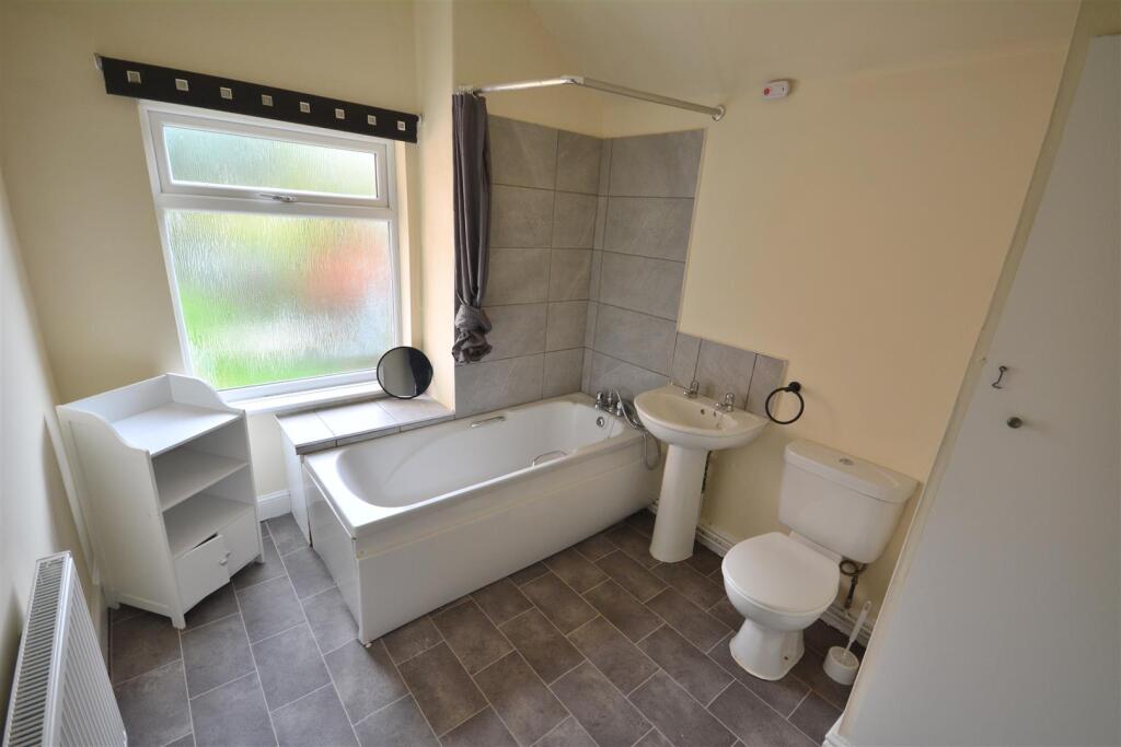 Bathroom .JPG