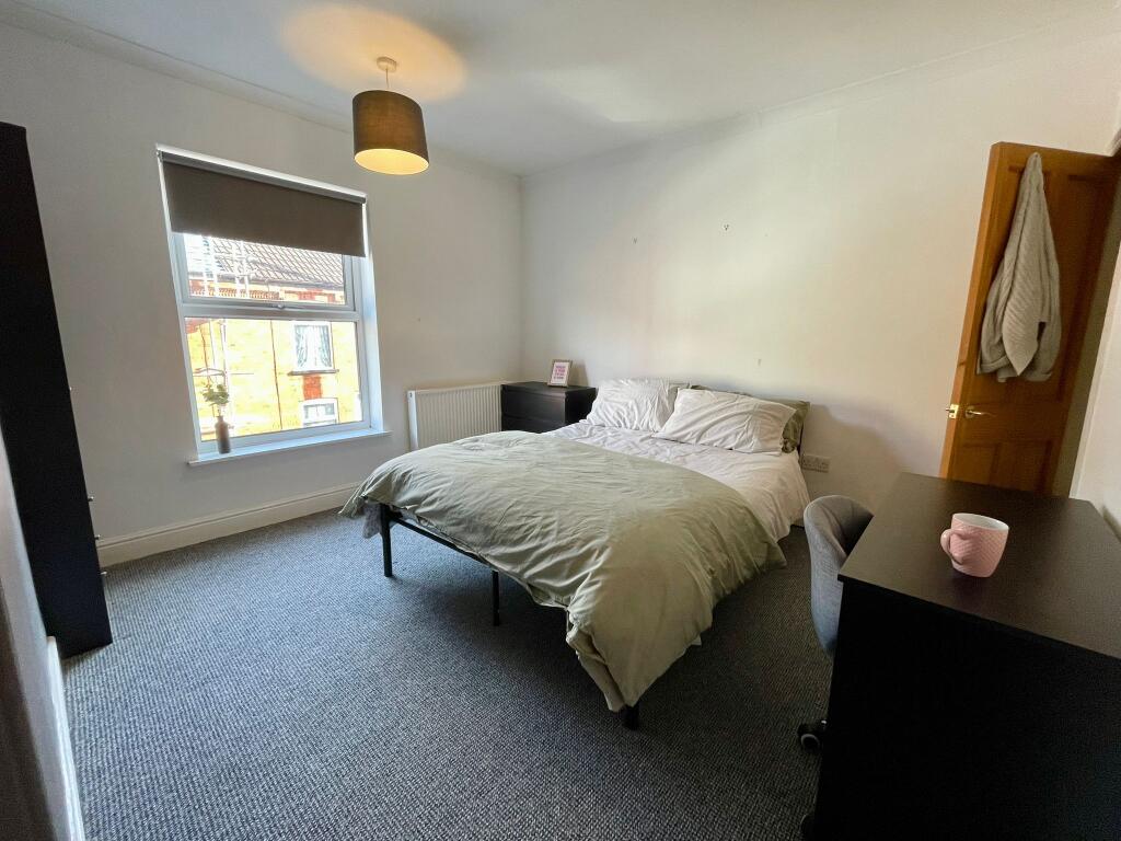 22 Grace Street - Bedroom2.jpeg