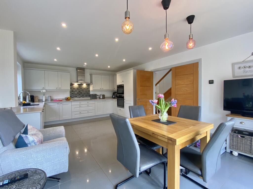 Spacious Kitchen/Dining Room