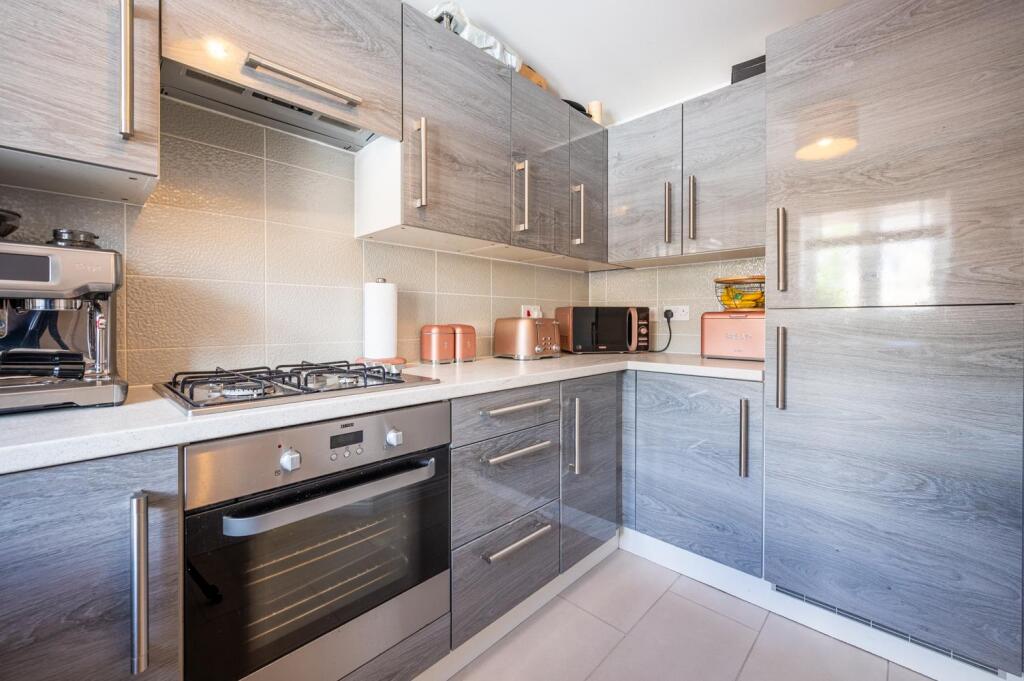 Kitchen (2).jpg