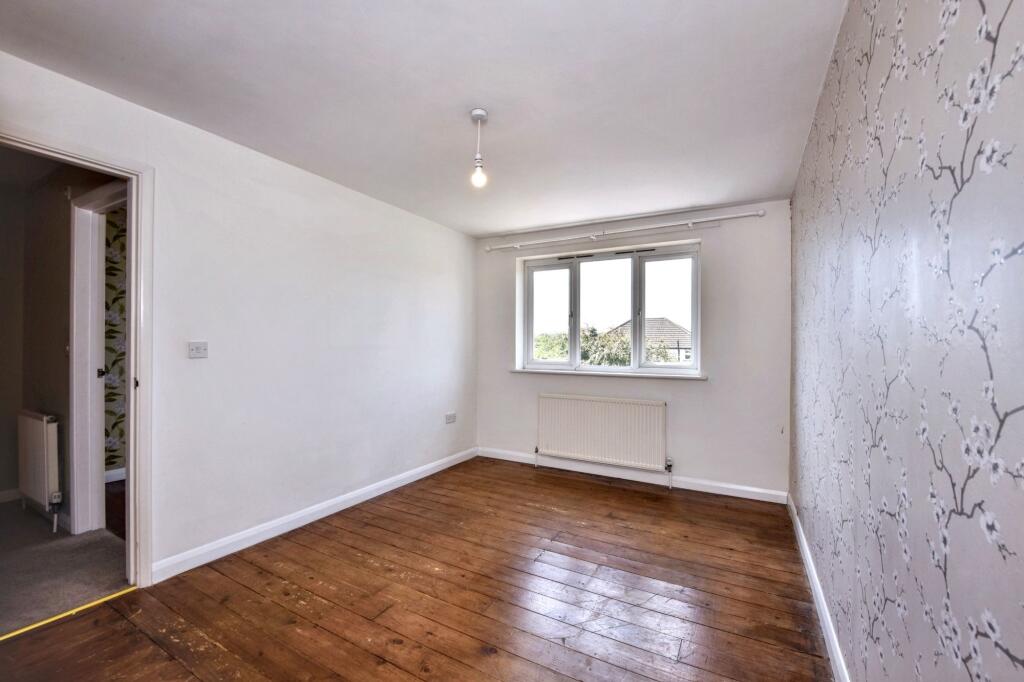 5 Dobsons Close, Rayleigh, Essex, SS6 7NZ