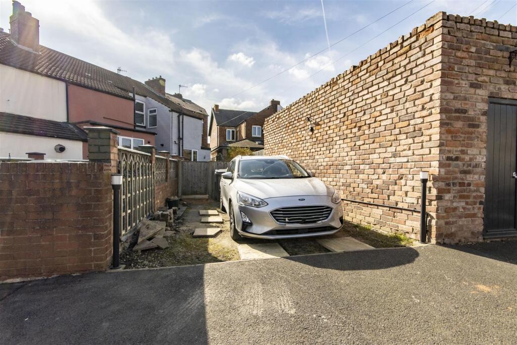 Car Standing Space