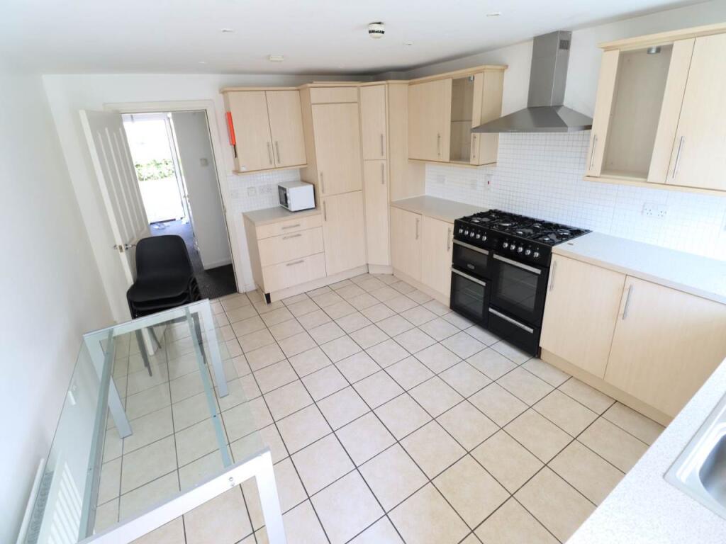 8b7cccbb-7bae-4f96-9