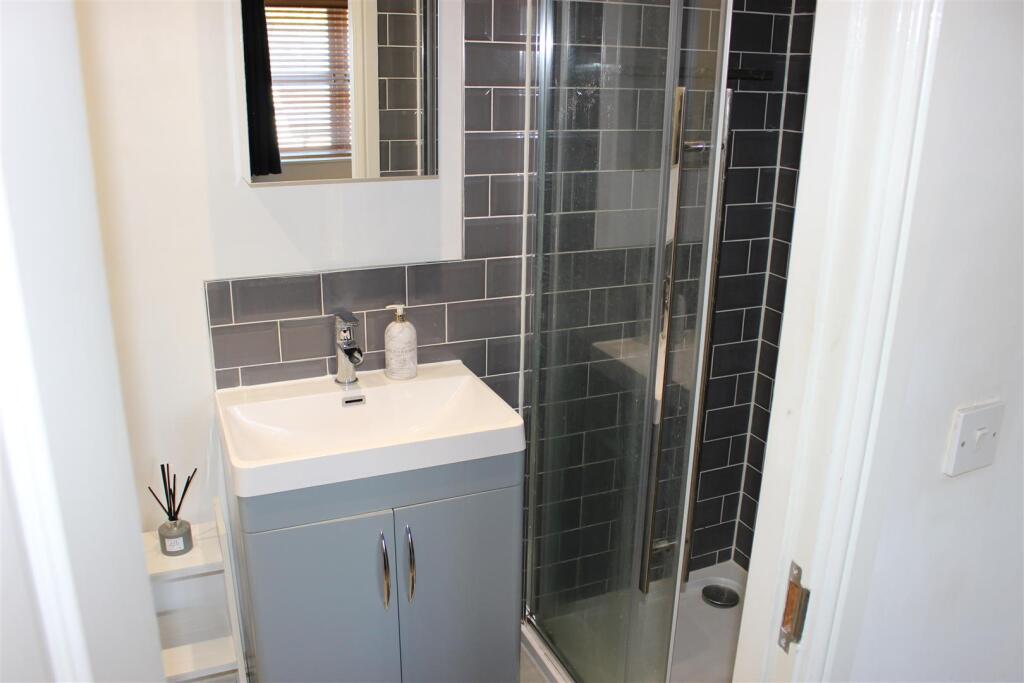Ensuite Shower Room