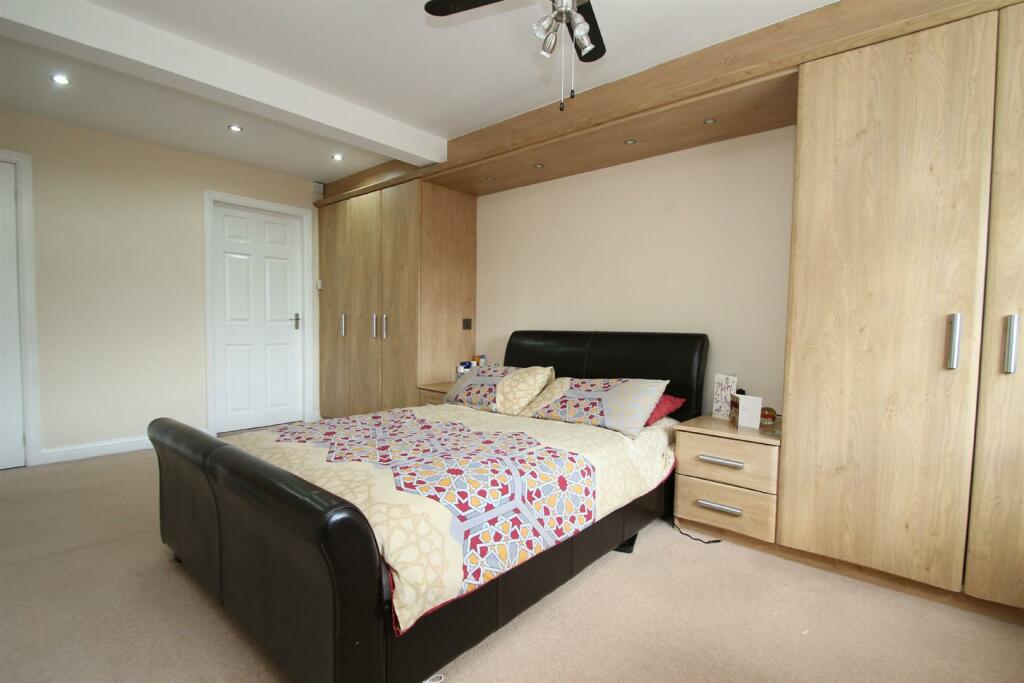 Bedroom 1 Aspect 2