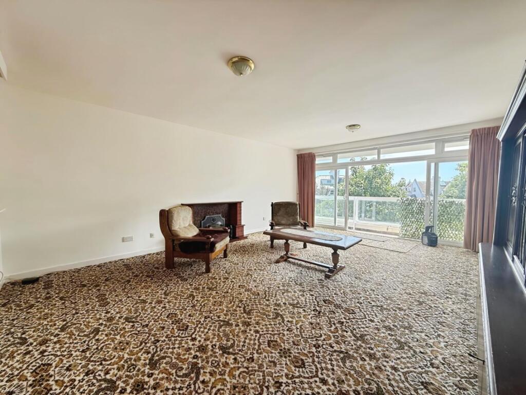 bb5f72b2-Lounge.jpg