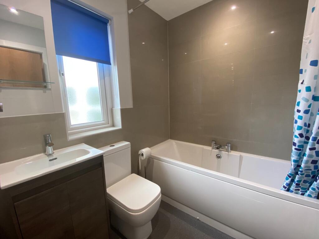 En-Suite Bathroom to Bedroom 2