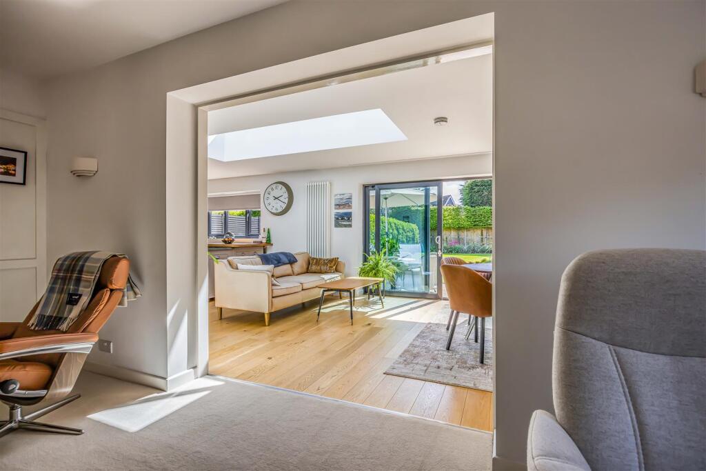 15 Sinah Lane, Hayling Island-Small-PorticoMarketi