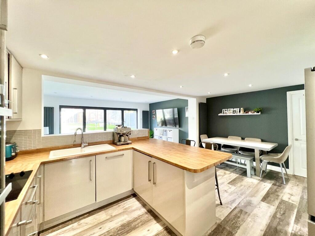 ceb24237-ec48-477...