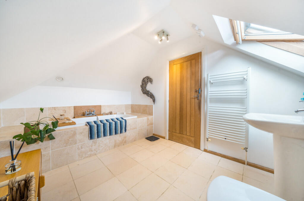 Upstairs Bathroom