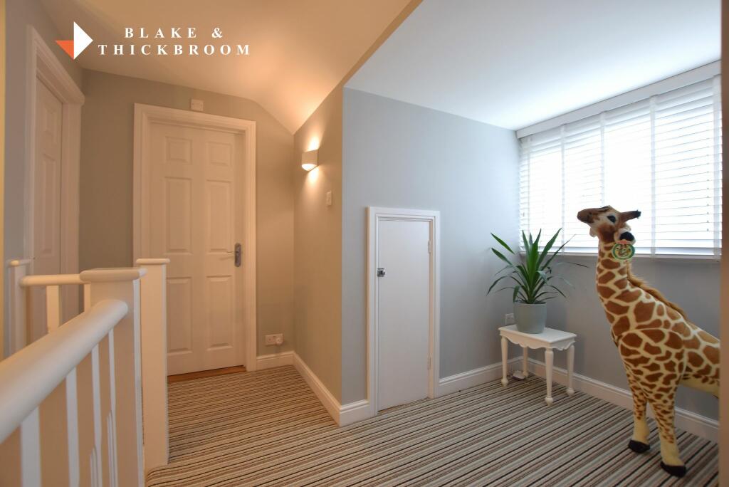 FIRST FLOOR LANDING