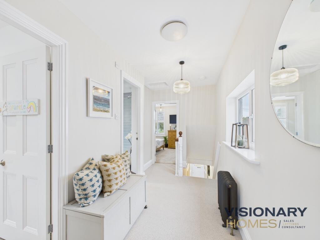 CAM03522G0-PR0220-STILL034