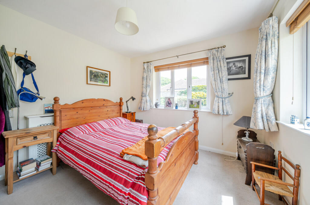 1296841-7-682f16b...