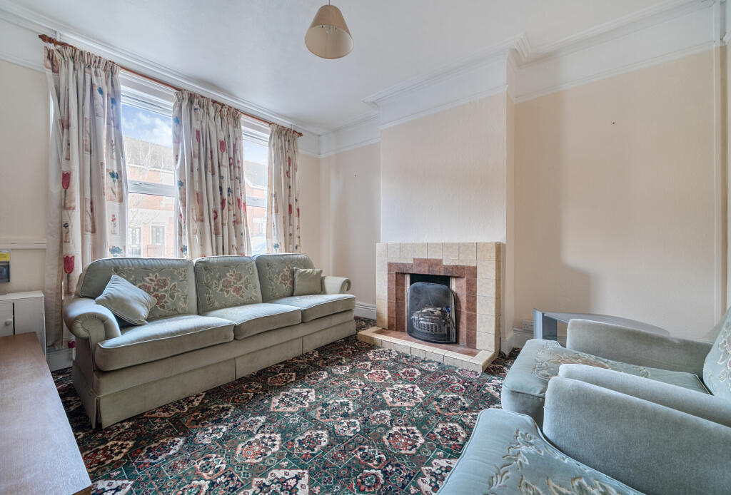 1374166-1-6904ddf...