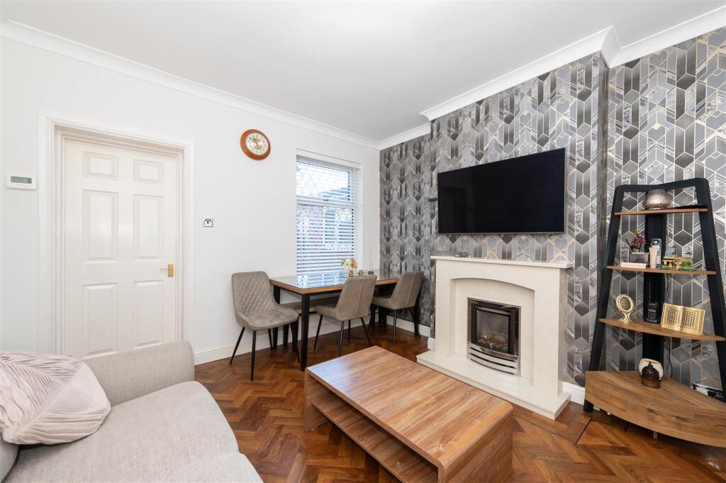 49 Hurcott Road - internal-2.JPG