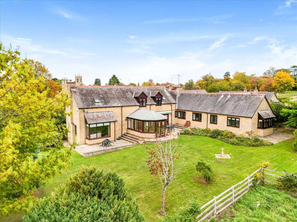 Manor Court, Grendon