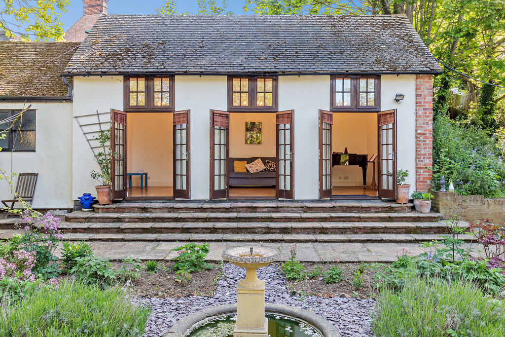 8646346-exterior0...