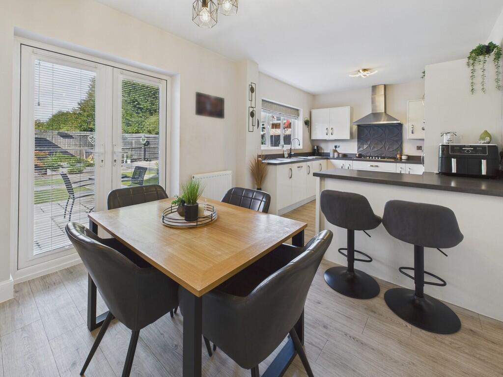 CAM04273G0-PR0192...