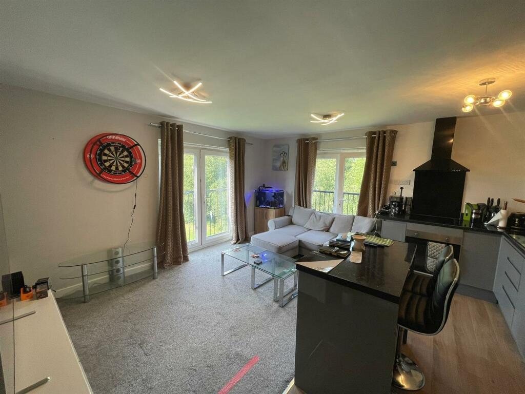Lounge/Kitchen