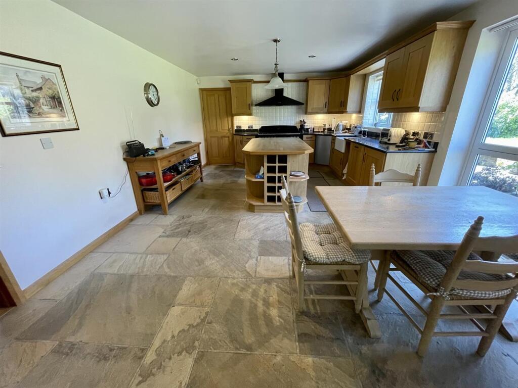 kitchen2.JPEG