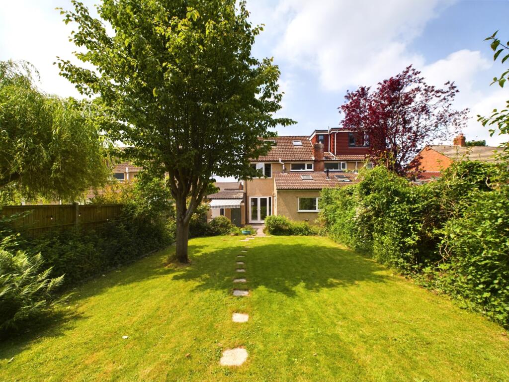 CAM02023G0-PR0054-STILL030