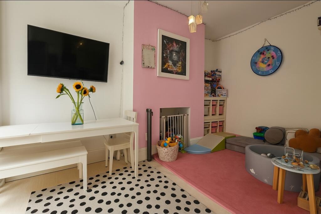 Kitchen / dining room