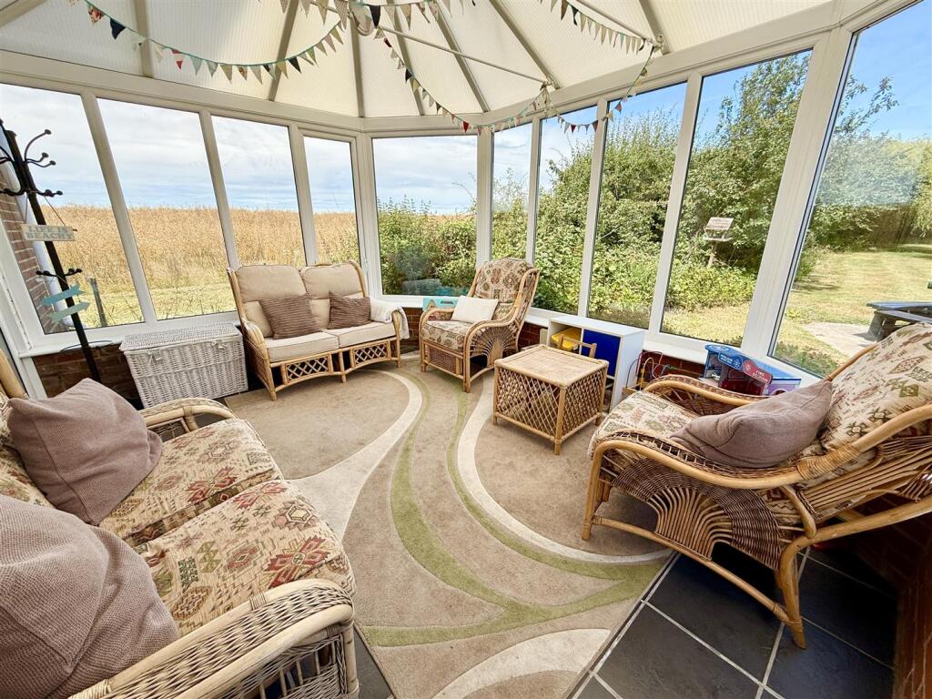 Daisy conservatory