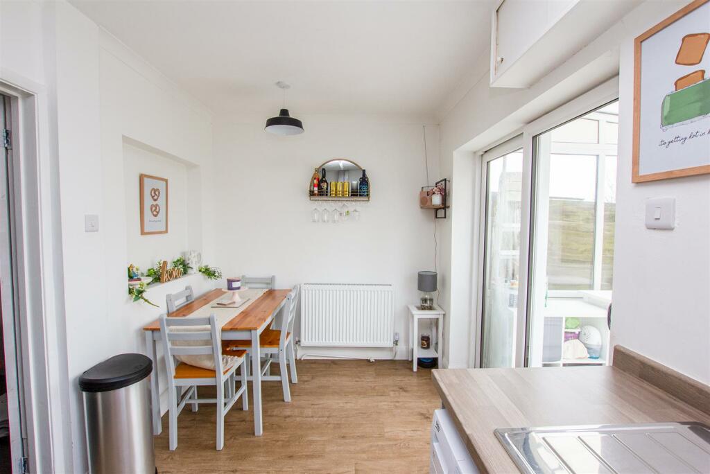 kitchen_2.jpg