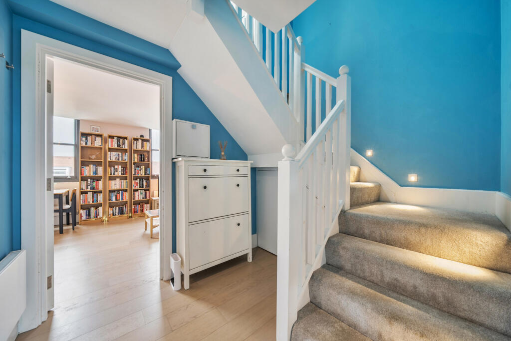 1305255-32-684069...