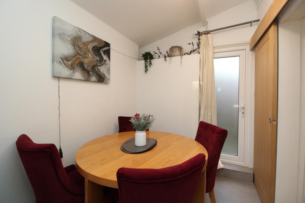 Breakfast Room (2)