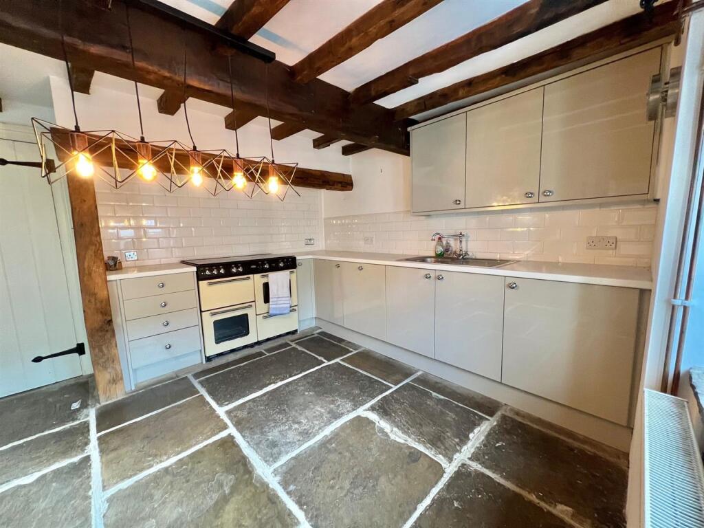 48 Wakefield Rd Kitchen 3.jpg