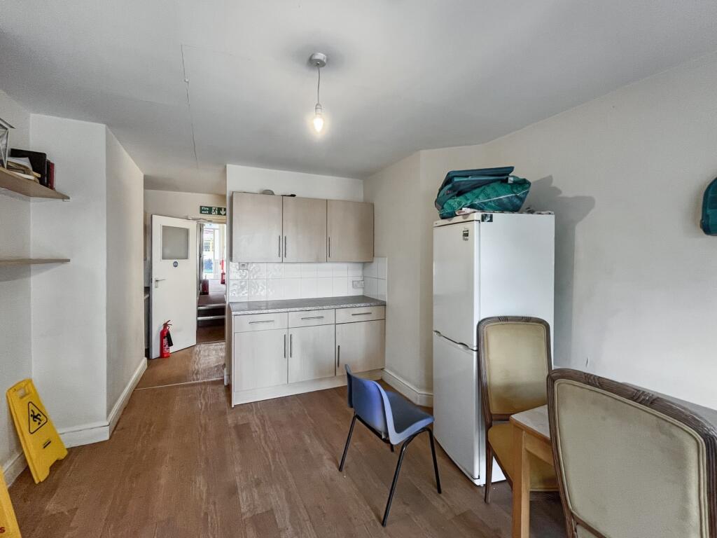 98 Ritherdon Road, Tooting, London SW17 8QQ