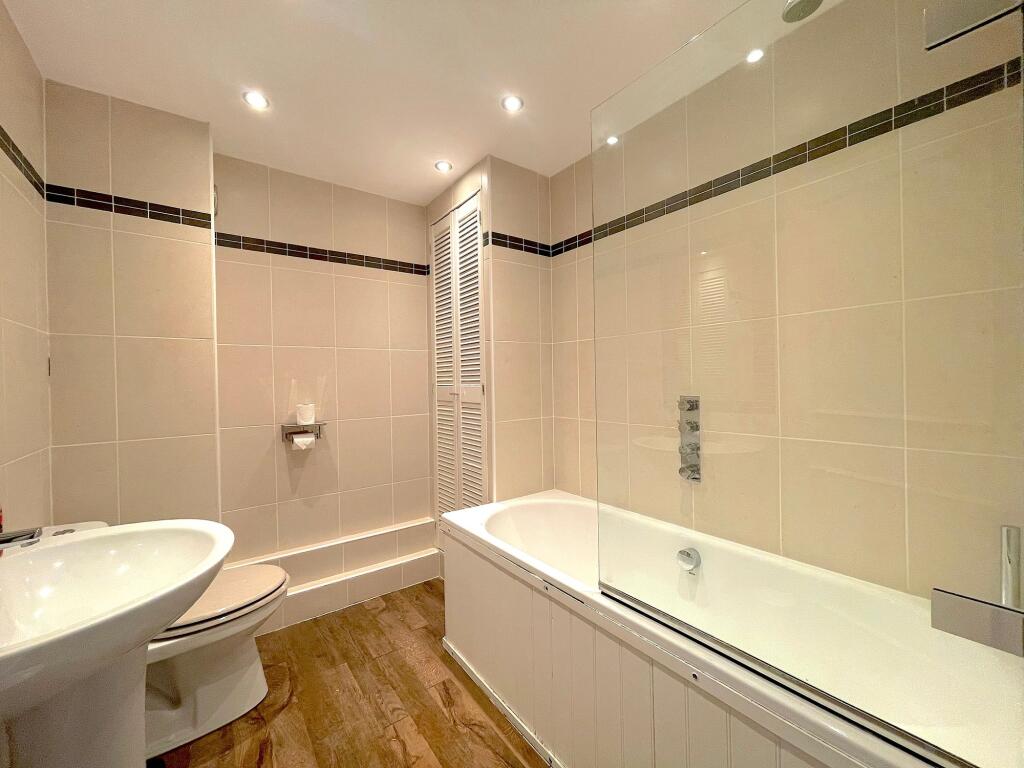 Bathroom (1)