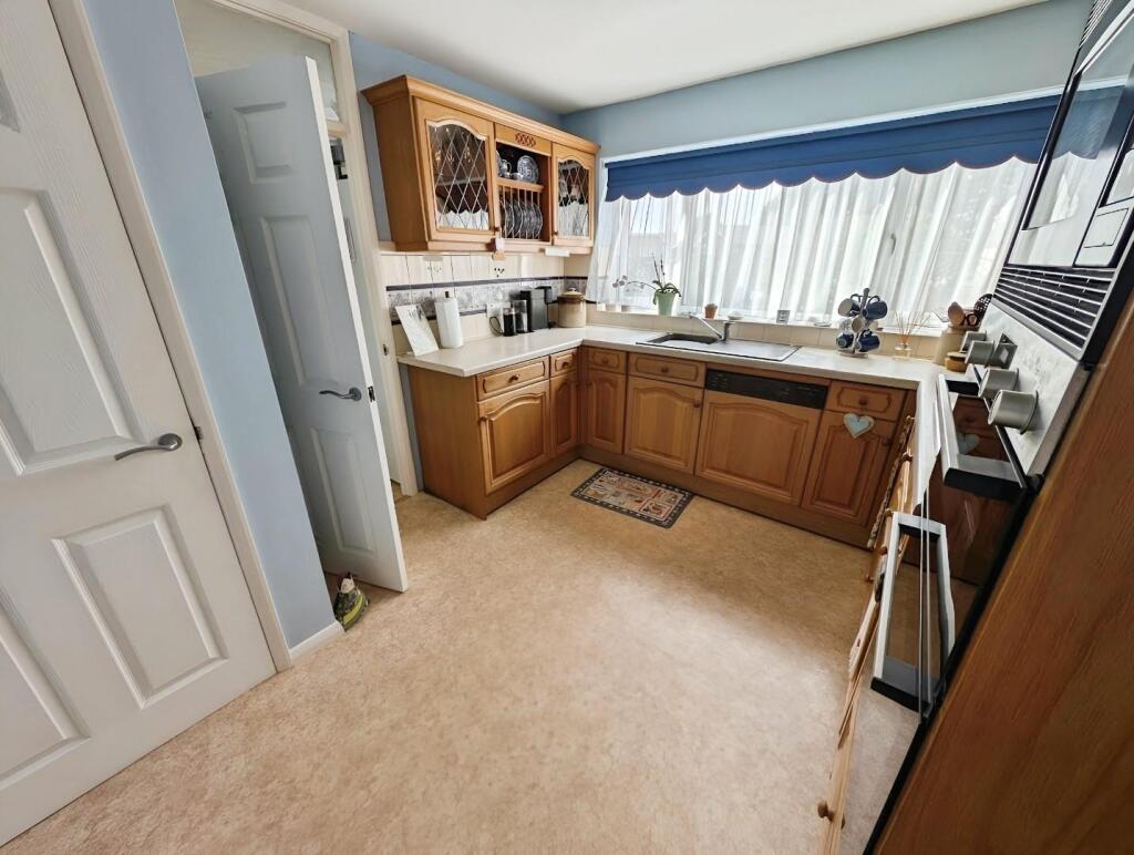 dfa7fe3c-kitchen.jpg