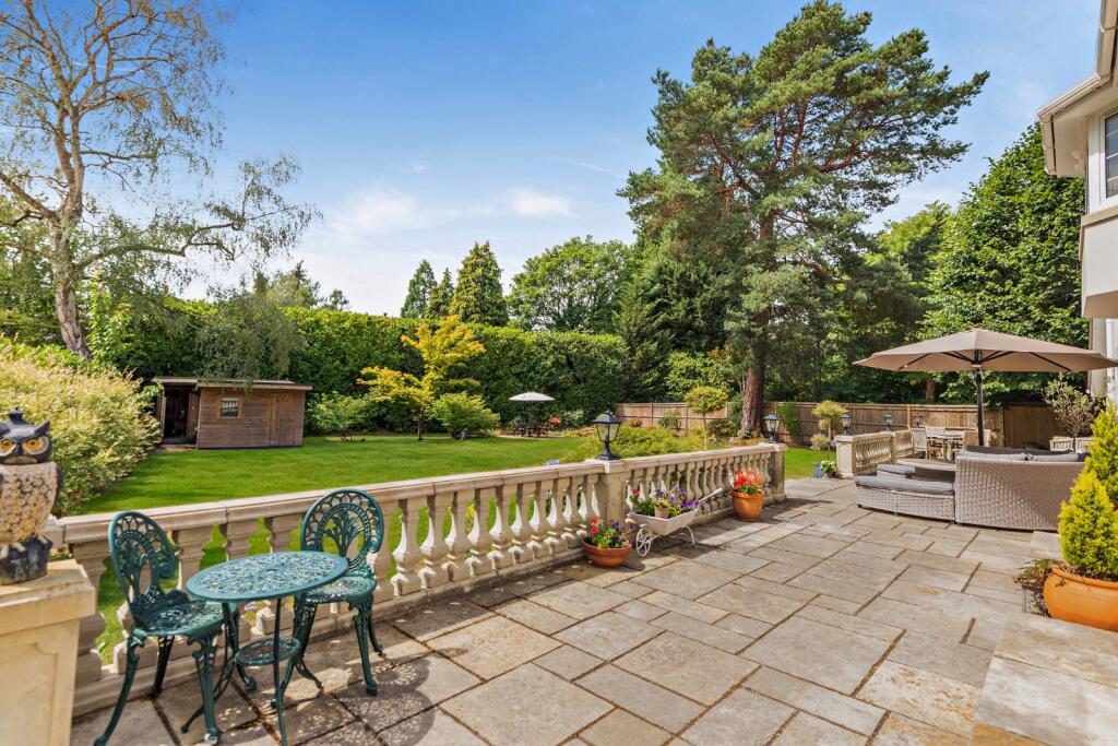 Terrace &amp; Garden