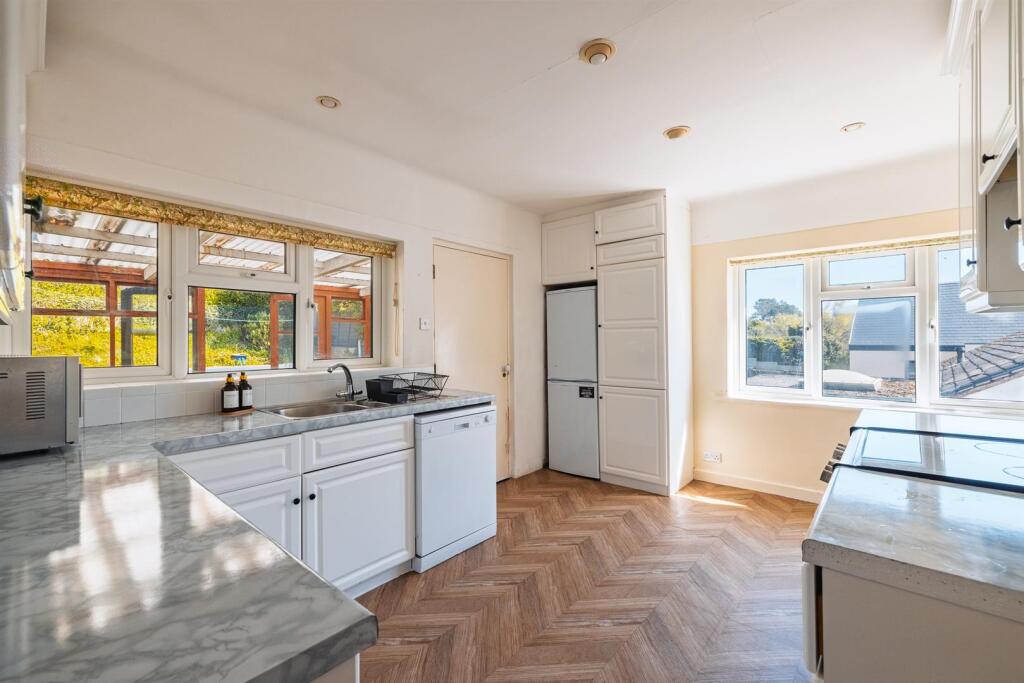 9 Greenfield Ln-16.jpg