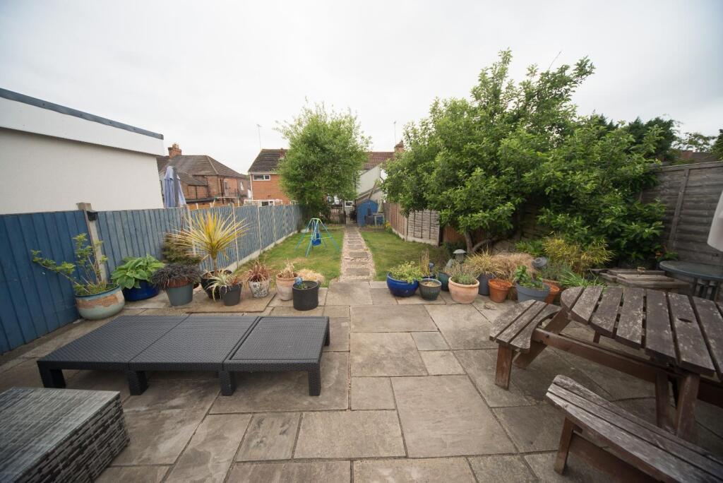 Patio and garden 1.jpg
