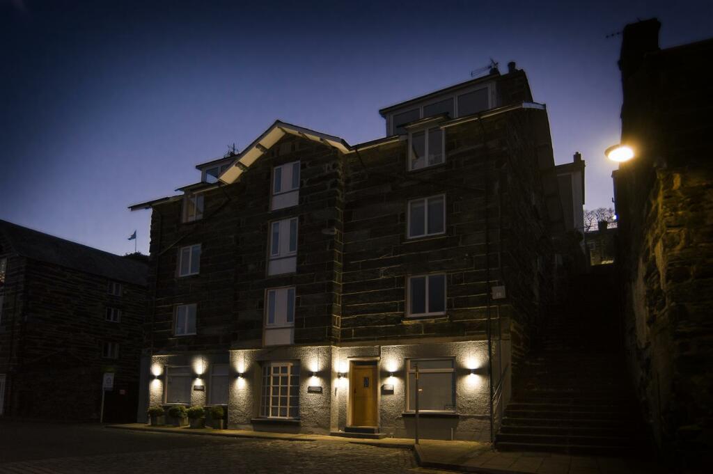 Building at Night.jpg