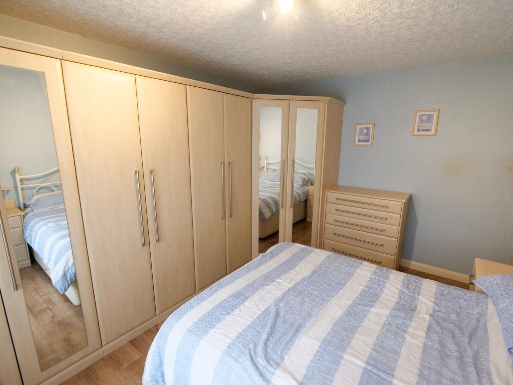 Master Bedroom Dual Aspect