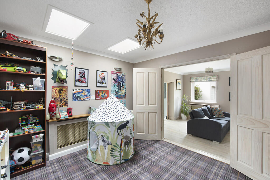 67 Horsecroft Roa...